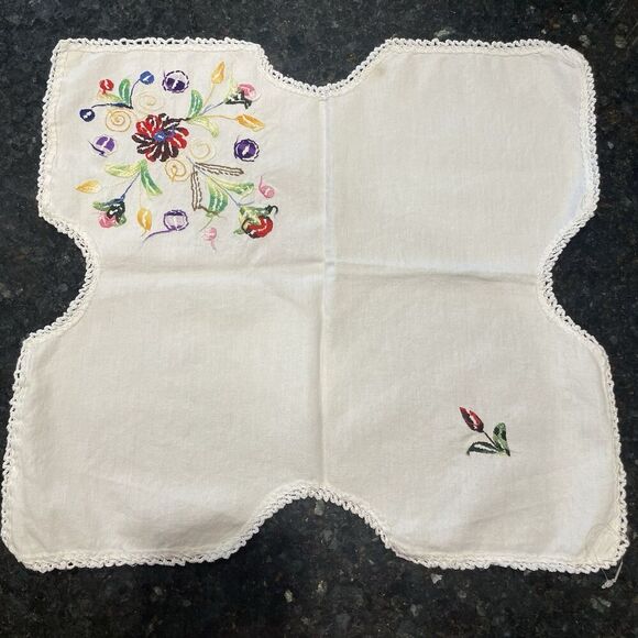 Vintage Embroidered Linen Bread Basket Napkin Flowers in Vibrant Colors 17x16" - Picture 3 of 11